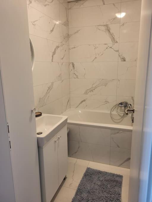 Novoureden Stan Apartamento Velika Gorica Exterior foto