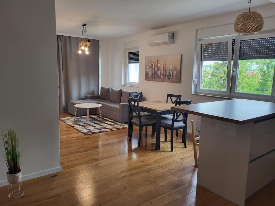 Novoureden Stan Apartamento Velika Gorica Exterior foto