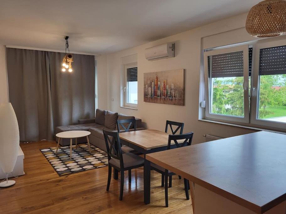 Novoureden Stan Apartamento Velika Gorica Exterior foto