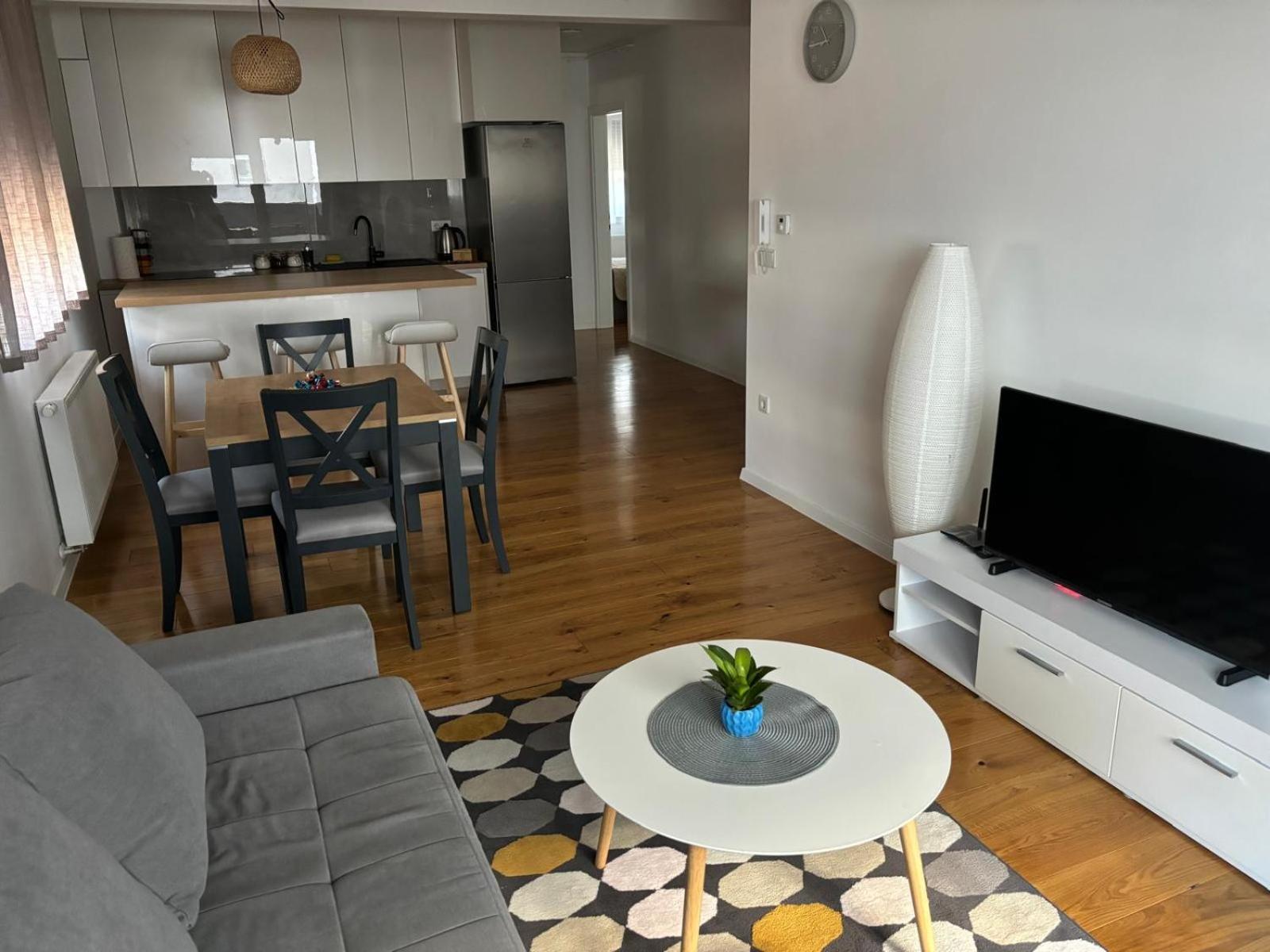 Novoureden Stan Apartamento Velika Gorica Exterior foto